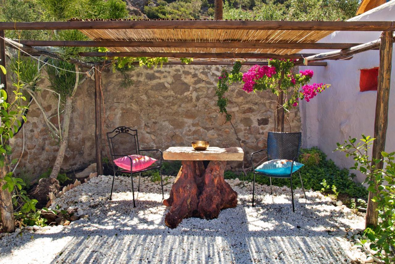 Natura Cottages Makrýgialos Exterior foto